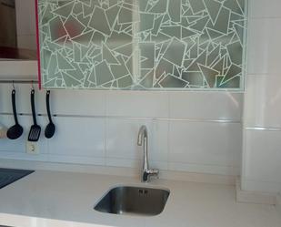Cuina de Apartament de lloguer en Villaquilambre amb Calefacció, Terrassa i Traster