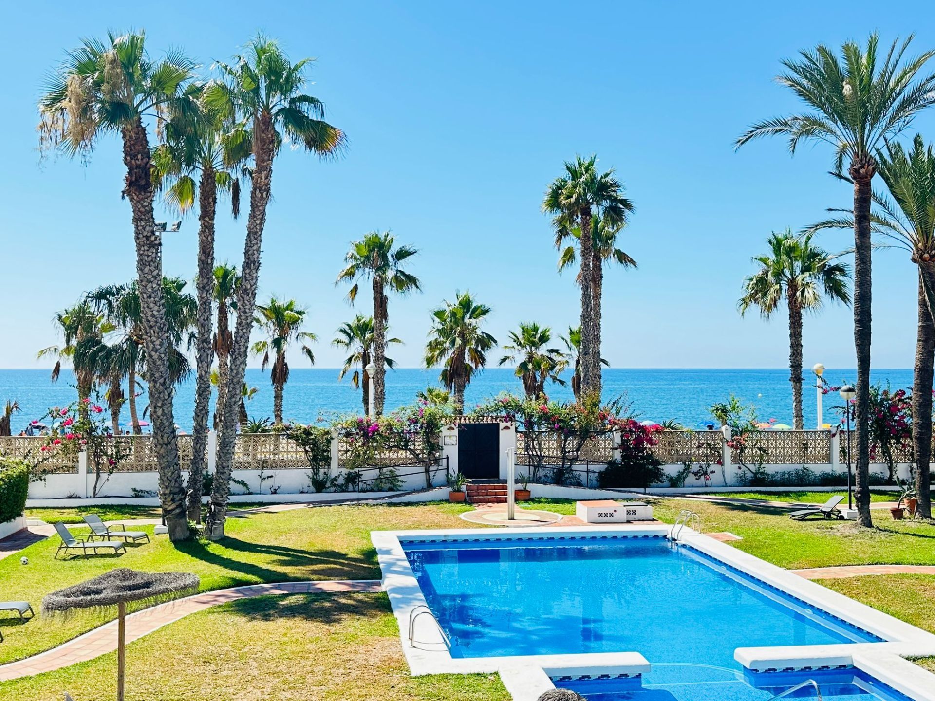 Garden of Single-family semi-detached for sale in Vélez-Málaga  with Air Conditioner and Community pool