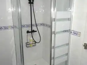 Baño de Piso de alquiler en Gijón  con Calefacción, Parquet y Amueblado