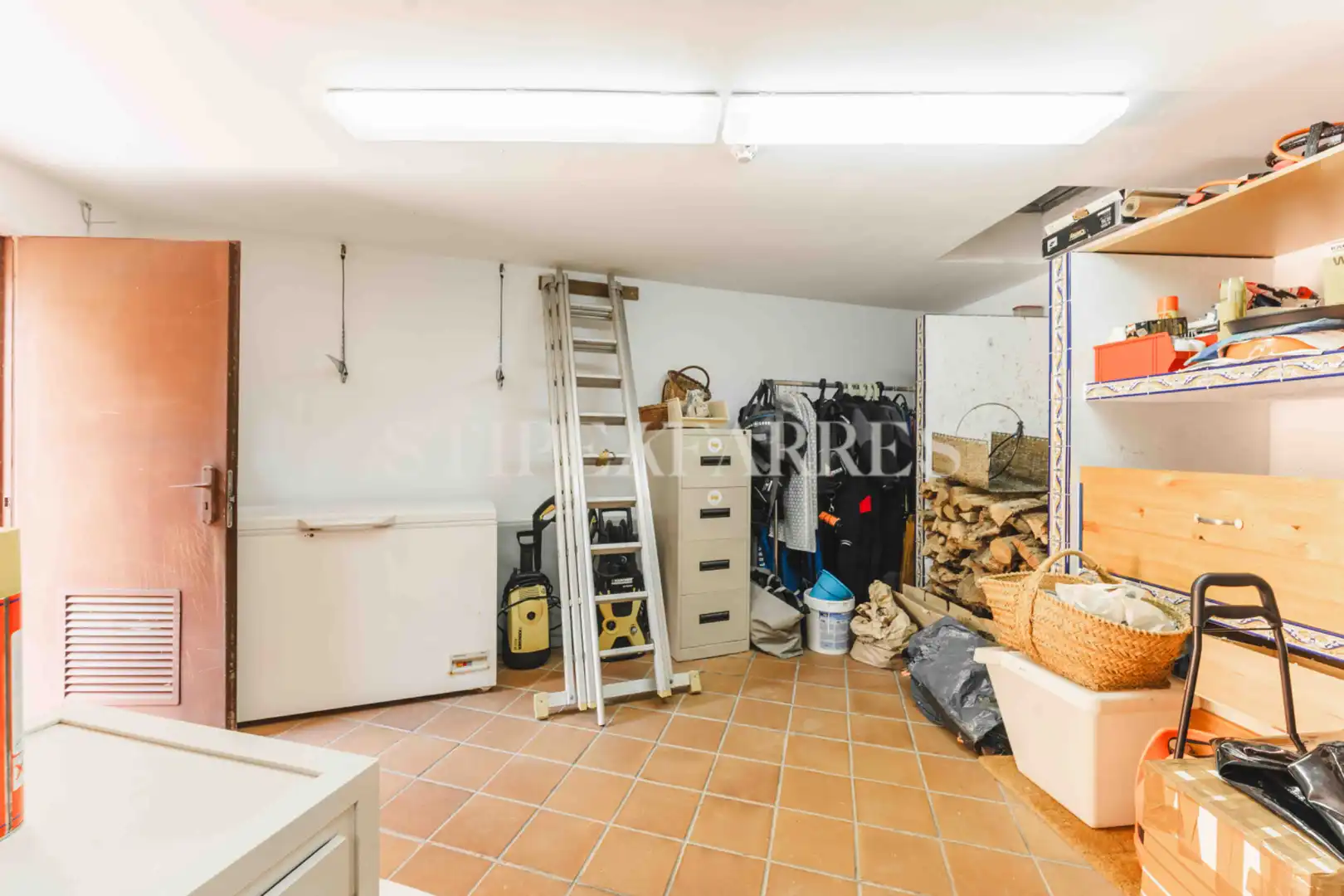 Haus oder Chalet zum Verkauf in Barcelona mit Klimaanlage, Heizung und Privatgarten