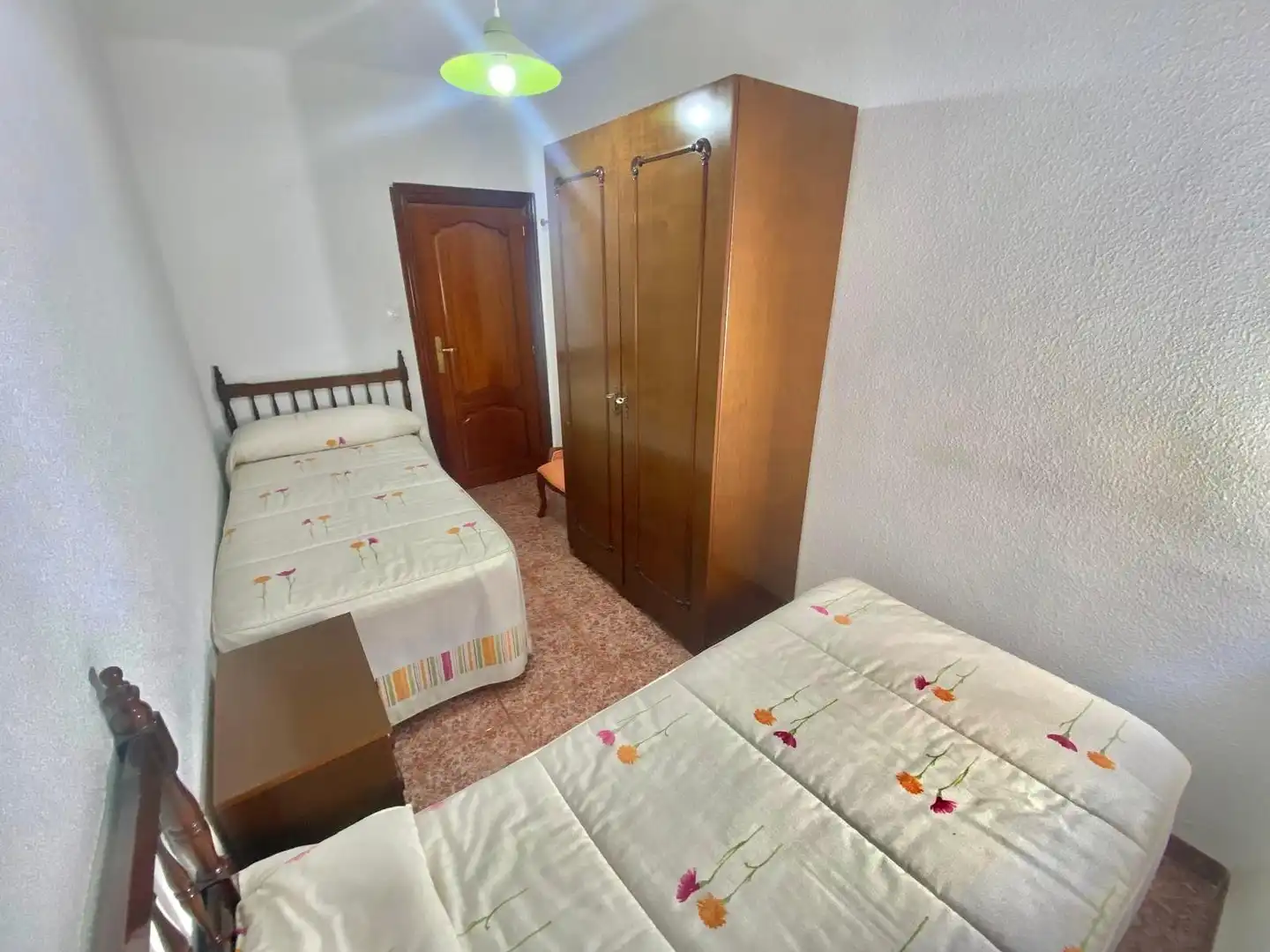 Bedroom of Flat for sale in Granada  with Furnished and Balcony