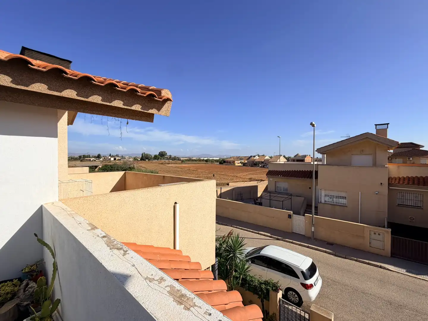 Vista exterior de Casa o xalet en venda en Cartagena amb Aire condicionat, Jardí privat i Terrassa