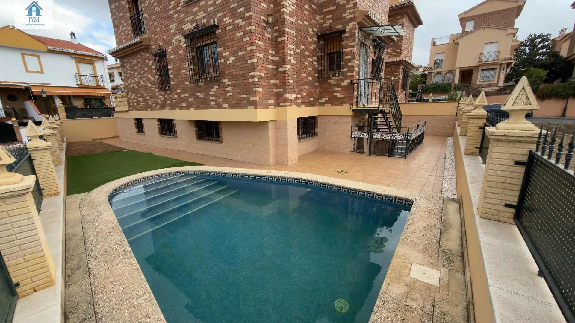 Piscina de Casa o chalet en venta en Cájar con Aire acondicionado, Calefacción y Jardín privado