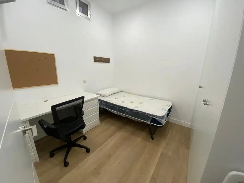 Dormitori de Apartament de lloguer en Madrid amb Moblat