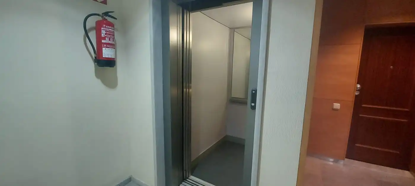 Bureau avec ascenseur à louer à El Ejido Ciudad, imagen 4