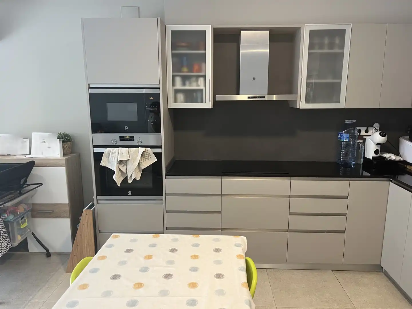 Cuina de Casa adosada en venda en Terrassa amb Aire condicionat, Calefacció i Terrassa