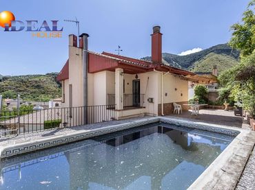 Xalet amb piscina en venda a Pinos Genil