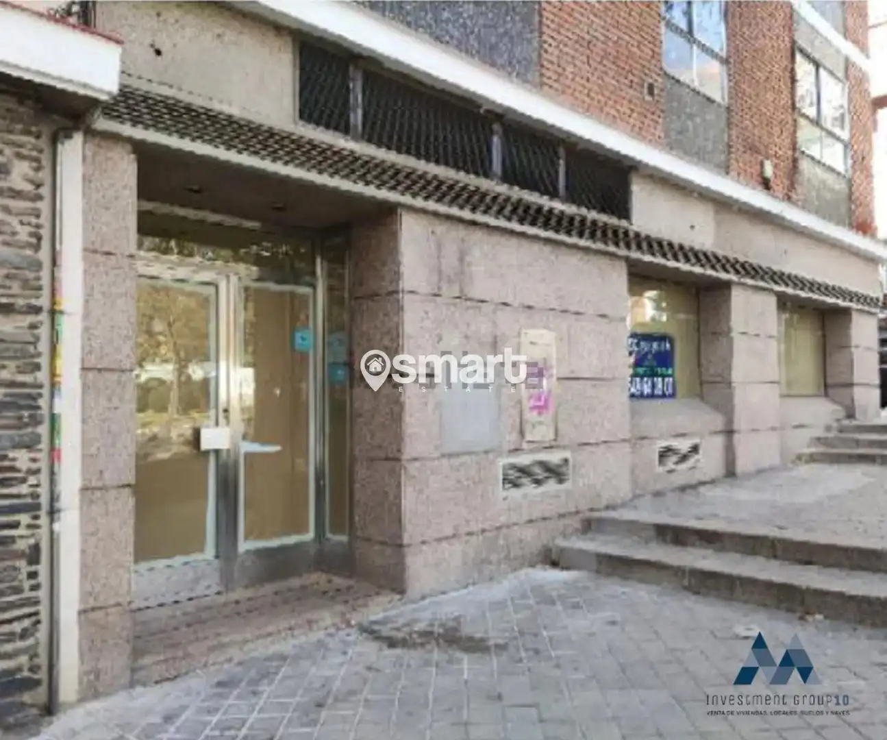 Vista exterior de Local en venda en Madrid