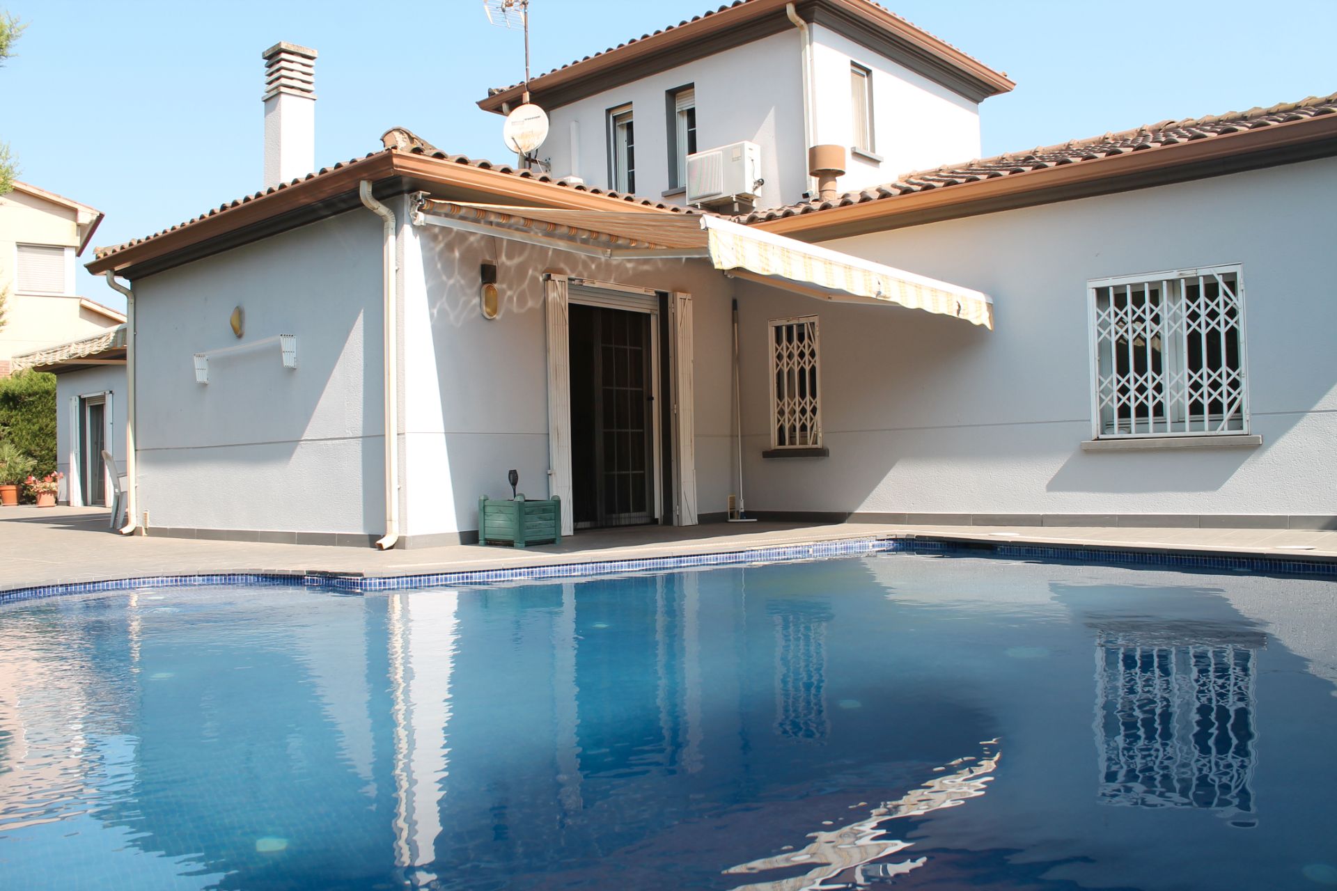 Swimming pool of House or chalet for sale in Martorell  with Air Conditioner, Heating and Private garden