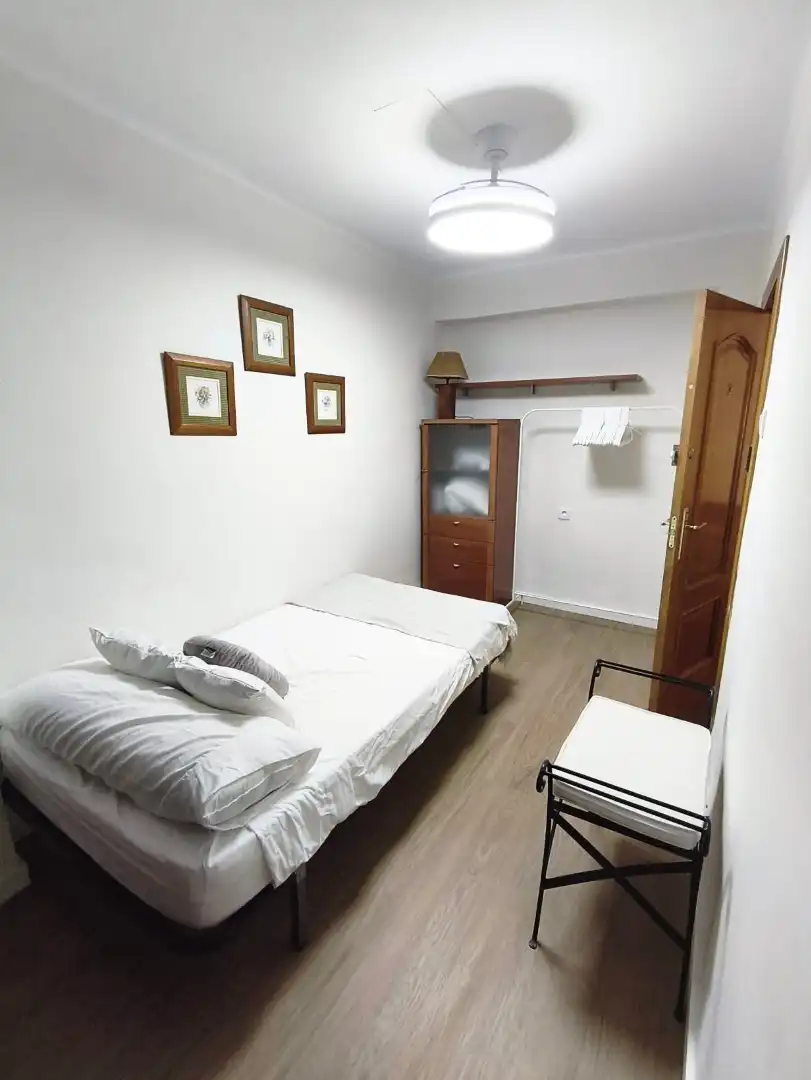 Bedroom of Flat for rent in Valencia  with Air Conditioner, Heating and Terrace