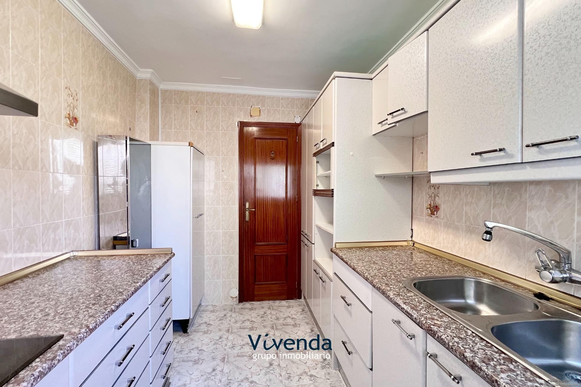 Kitchen of Flat for sale in  Madrid Capital  with Air Conditioner and Heating