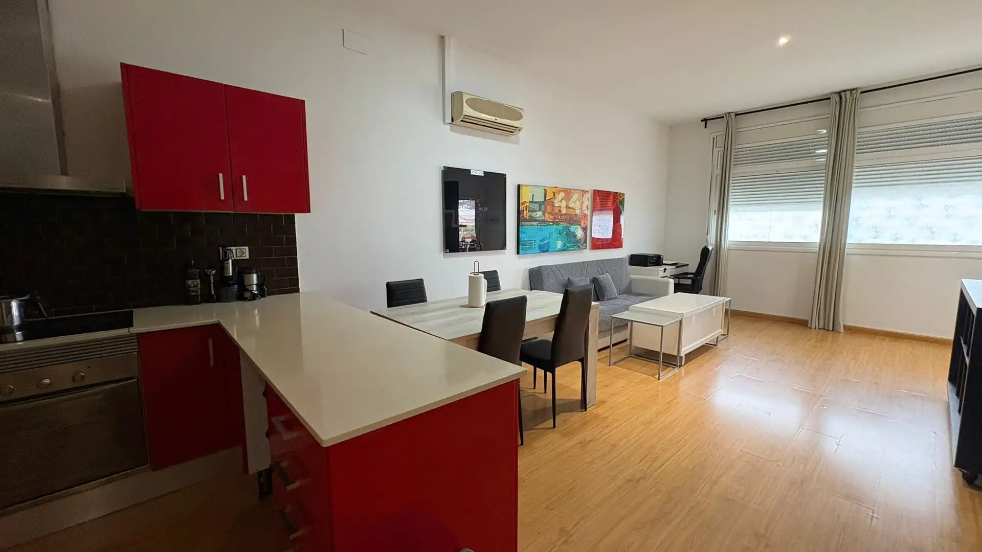 Exterior view of Planta baja for sale in L'Hospitalet de Llobregat