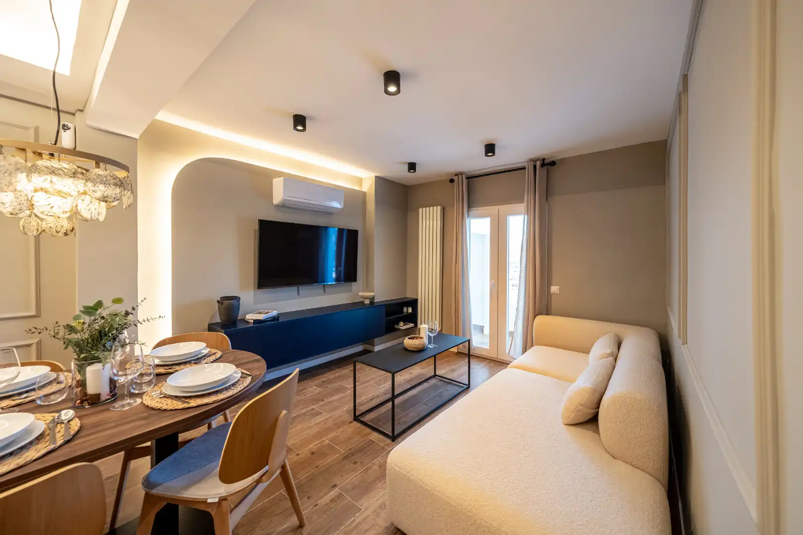 Living room of Flat for sale in  Madrid Capital  with Air Conditioner, Heating and Furnished