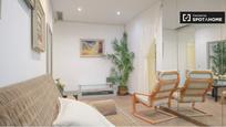 Living room of Flat to rent in  Madrid Capital  with Air Conditioner, Heating and Balcony