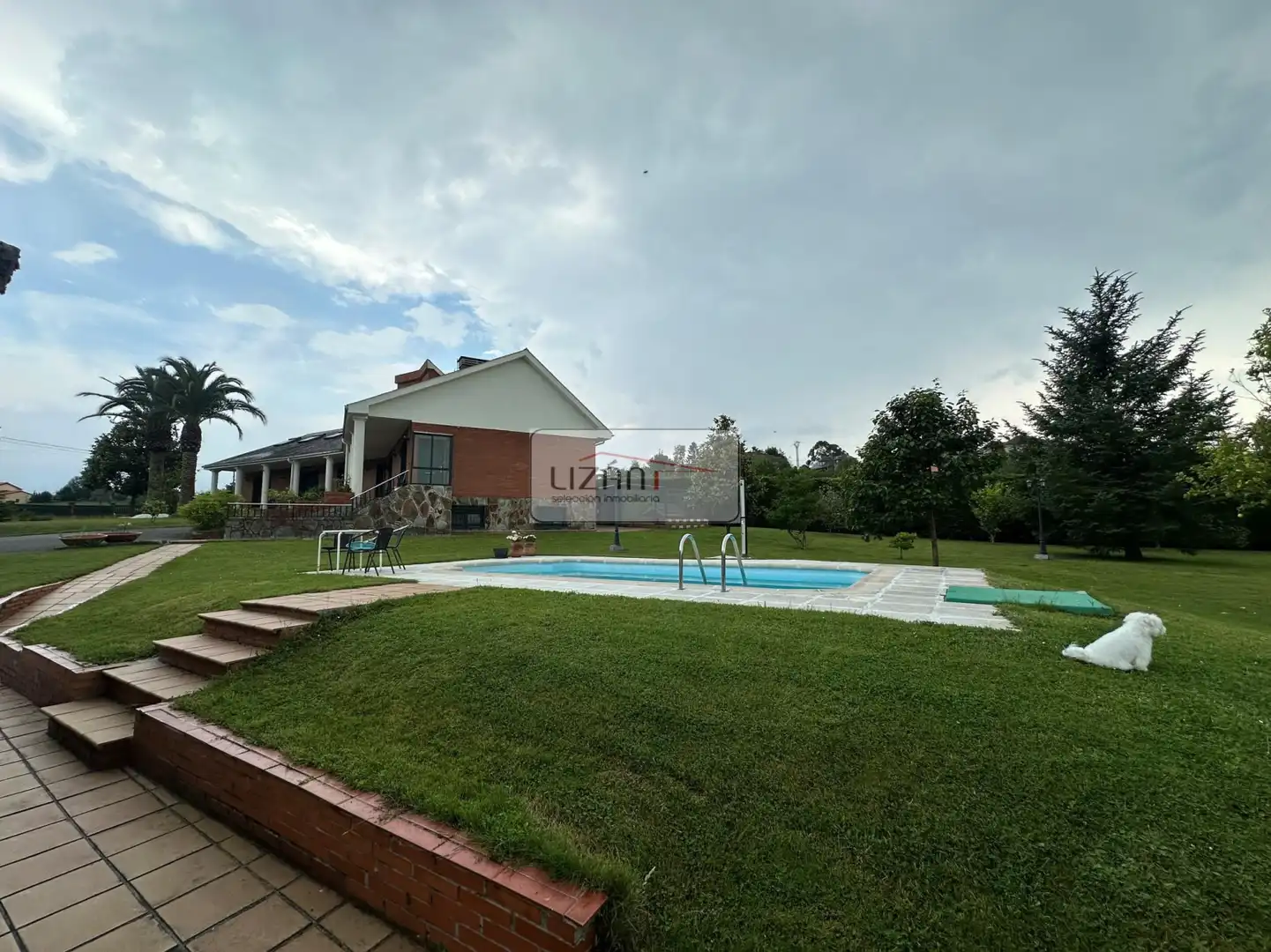Jardí de Casa o xalet en venda en Oviedo  amb Calefacció, Jardí privat i Terrassa