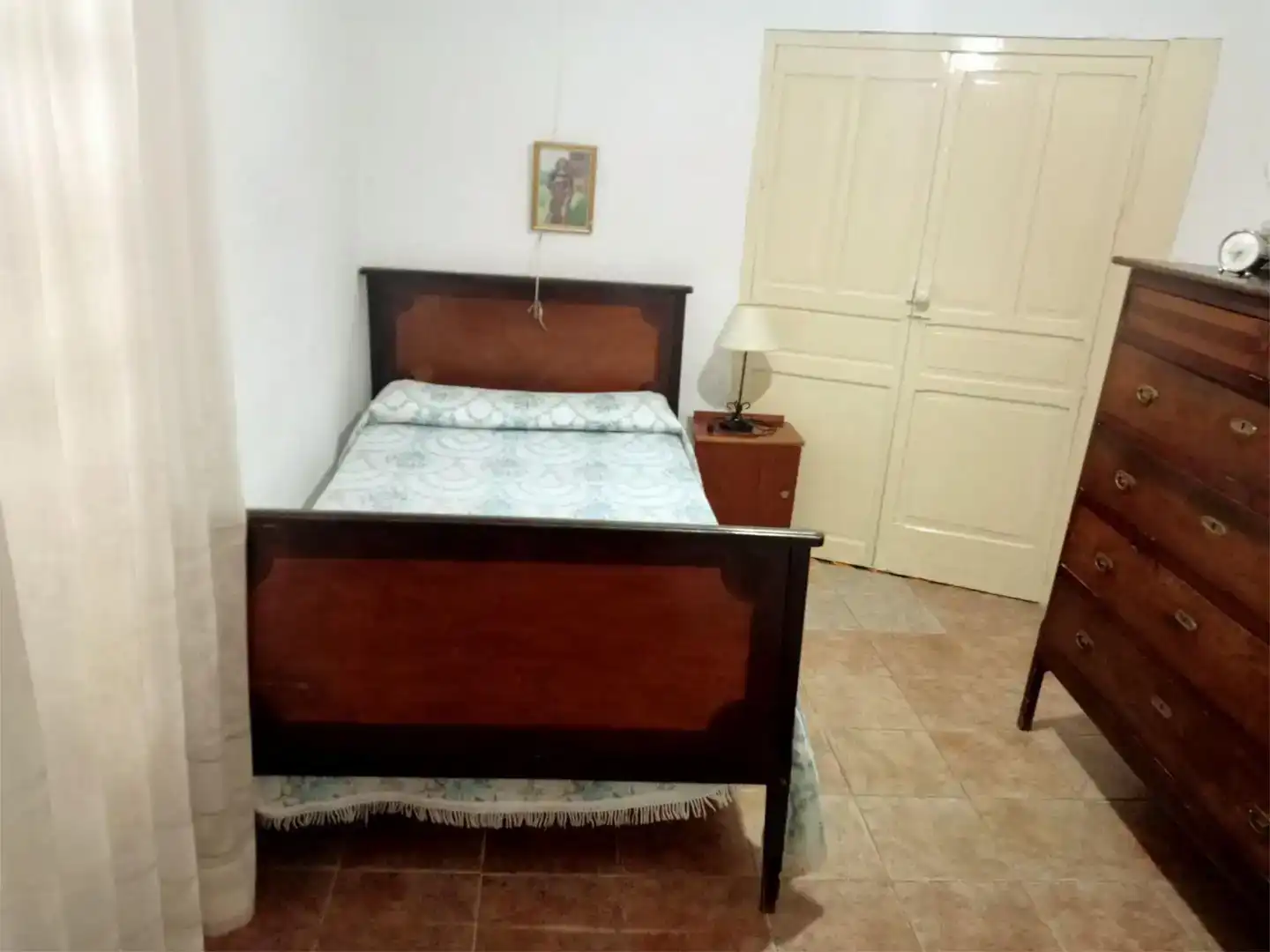 Dormitori de Casa adosada en venda en Cala amb Jardí privat i Traster