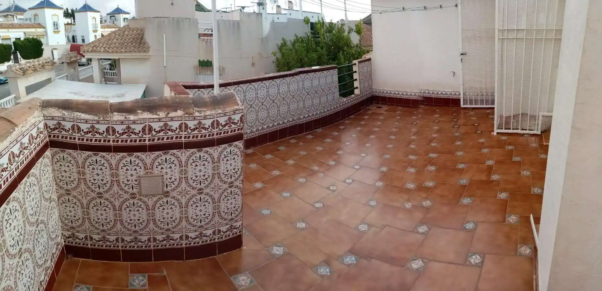 Terrassa de Casa adosada en venda en Torrevieja amb Aire condicionat, Calefacció i Jardí privat
