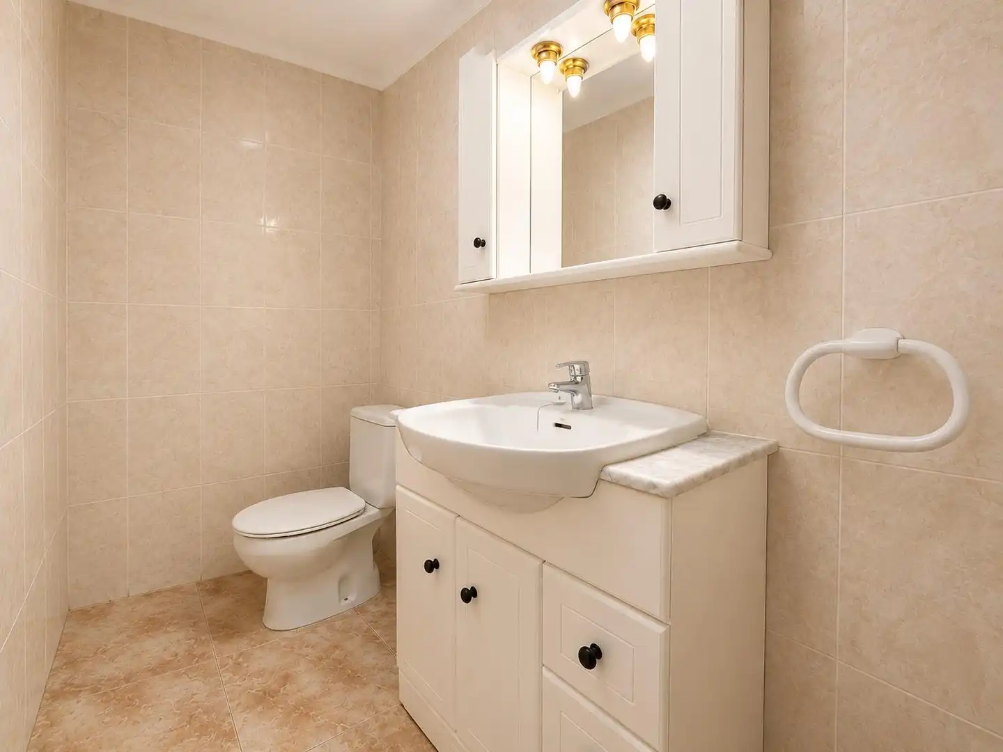 Baño de Planta baja en venta en Inca con Aire acondicionado, Lavadora y TV