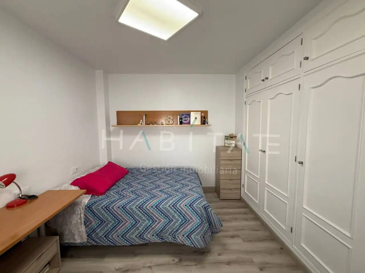 Habitación de Dúplex en venta en Pilar de la Horadada con Aire acondicionado, Terraza y Balcón