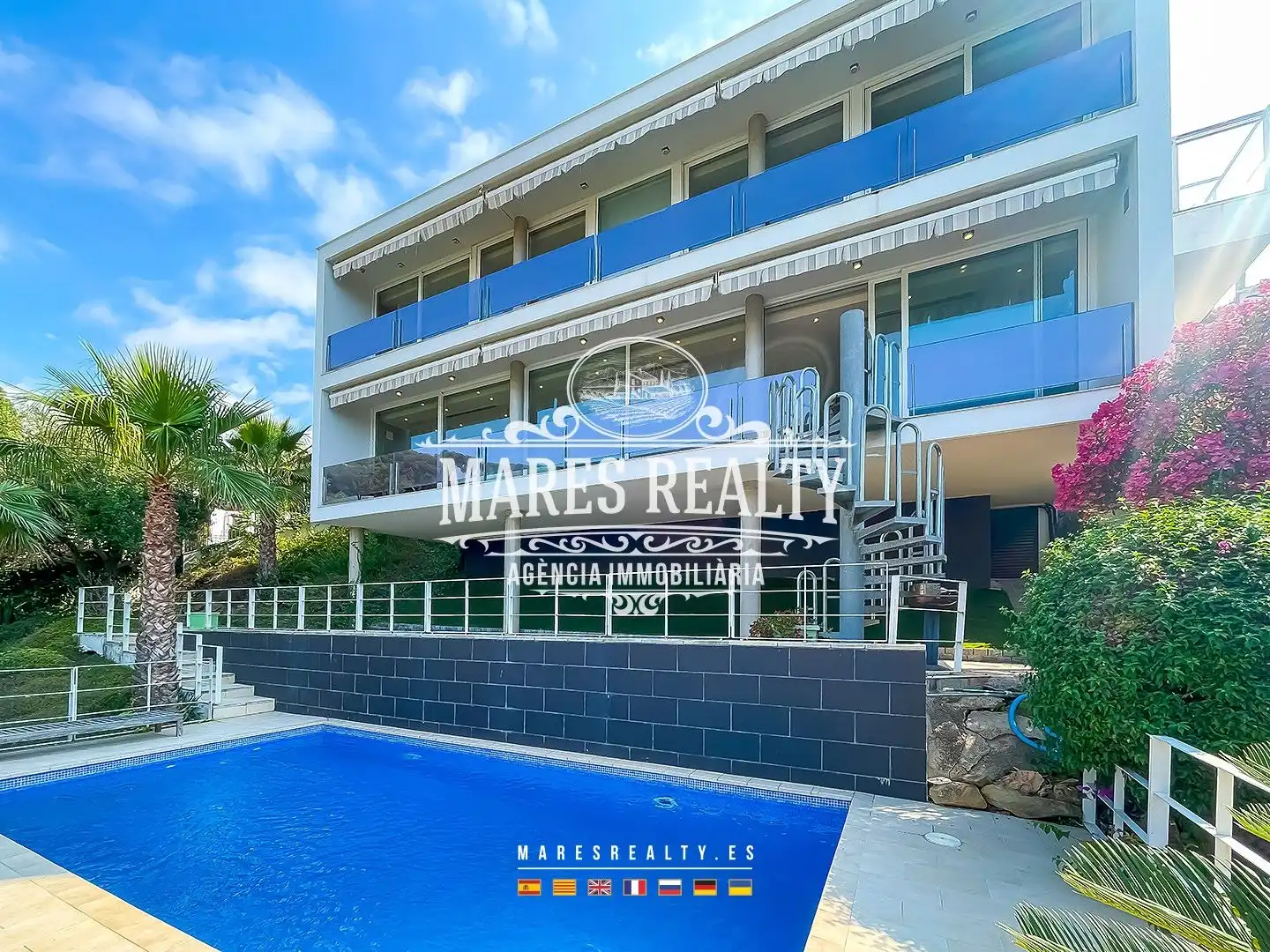 Vista exterior de Casa o xalet en venda en Lloret de Mar amb Aire condicionat, Calefacció i Jardí privat