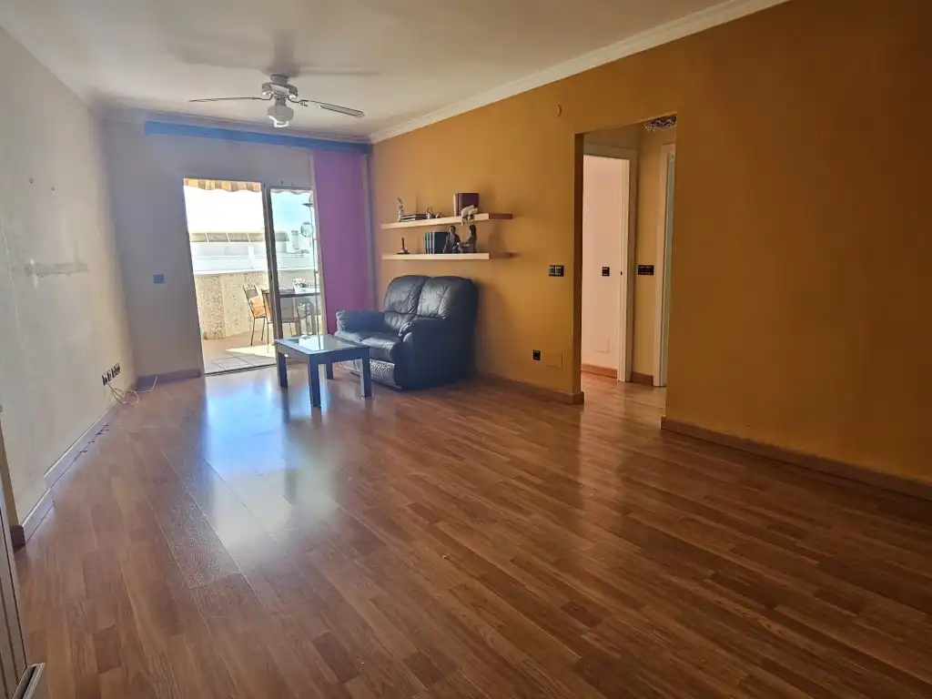 Sala d'estar de Pis en venda en Torrox amb Jardí privat, Terrassa i Piscina