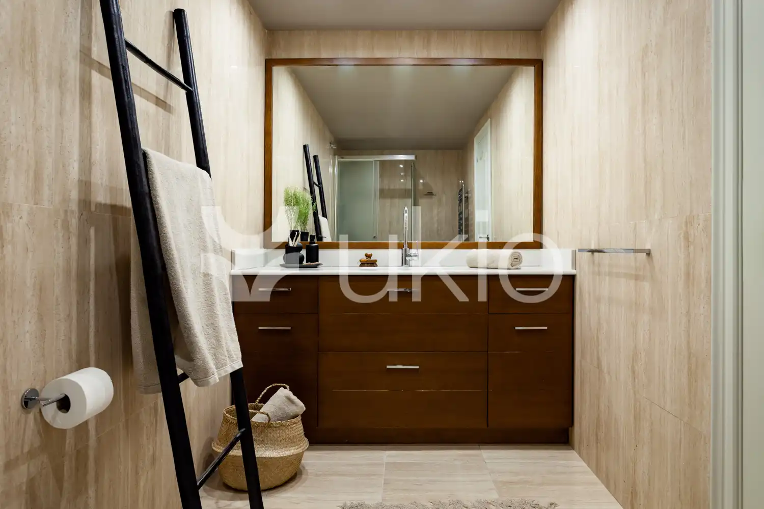 Bathroom of Apartments for rent in Barcelona  with Air Conditioner, Heating and Terrace