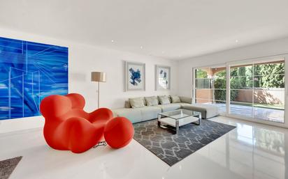 Living room of Flat for sale in  Palma de Mallorca  with Air Conditioner, Terrace and Swimming Pool