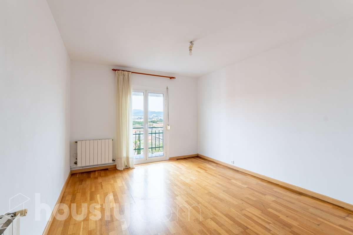 Bedroom of Attic for sale in Vilanova i la Geltrú  with Air Conditioner, Heating and Parquet flooring