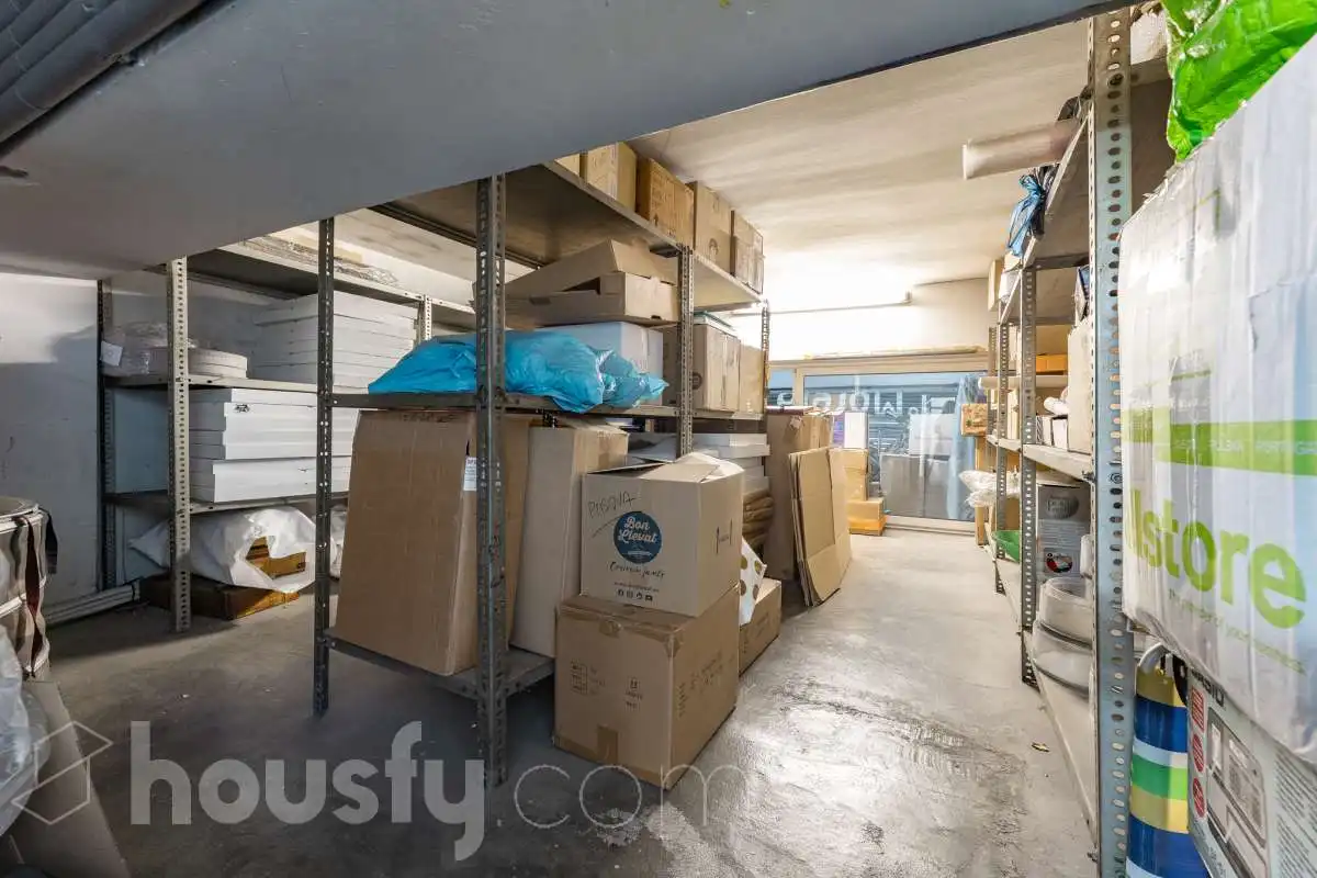 Commercial properties for sale in Barcelona  with Air Conditioner and Furnished