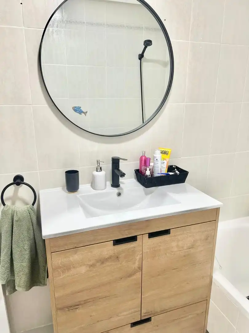 Bany de Apartament de lloguer en La Manga del Mar Menor amb Calefacció, Terrassa i Moblat