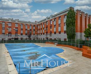 Exterior view of Flat for sale in Parla  with Air Conditioner, Heating and Swimming Pool