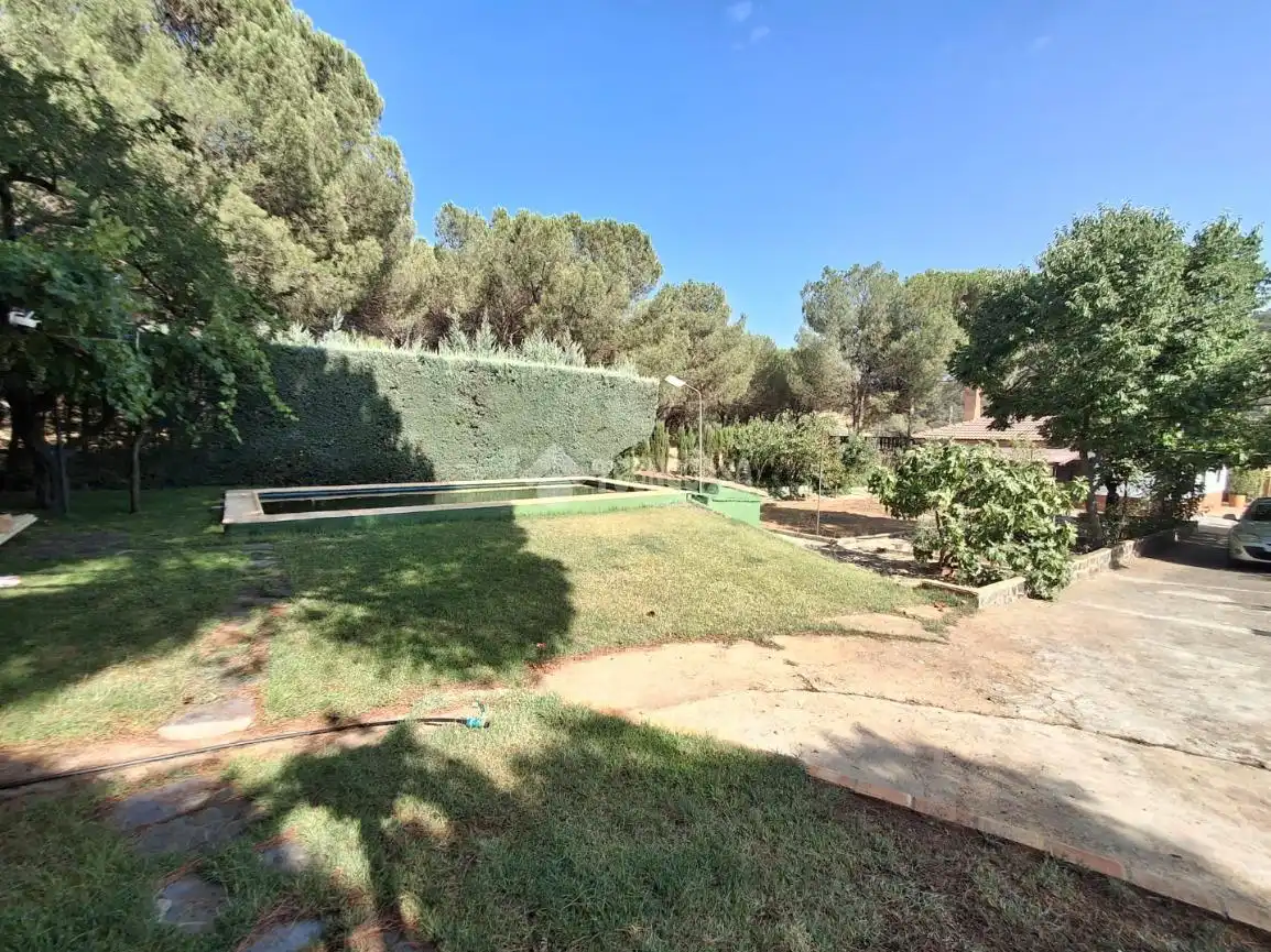 Jardí de Finca rústica en venda en Santa Elena amb Aire condicionat, Terrassa i Moblat