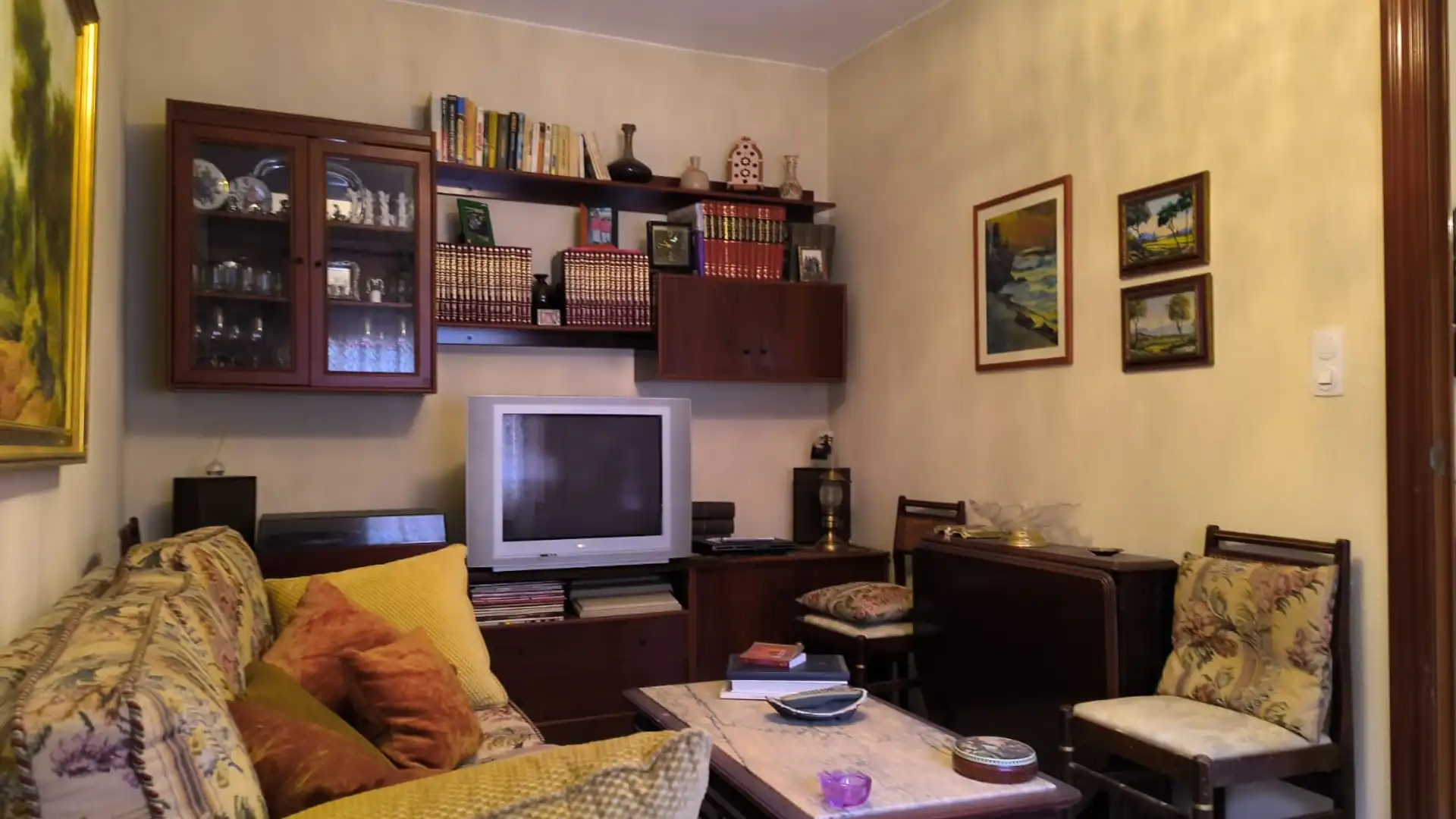 Living room of Houses for sale in Pinseque  with Private garden, Furnished and Oven