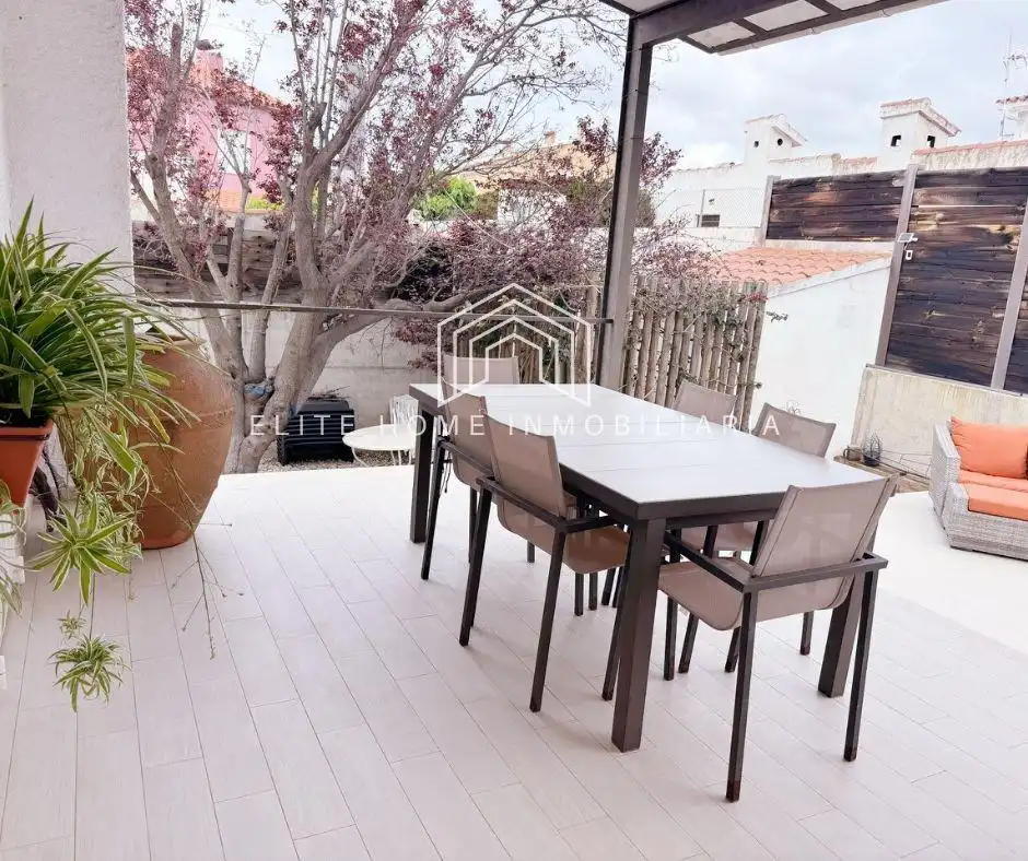 Terraza de Casa o chalet en venta en Benicasim / Benicàssim con Aire acondicionado, Calefacción y Jardín privado