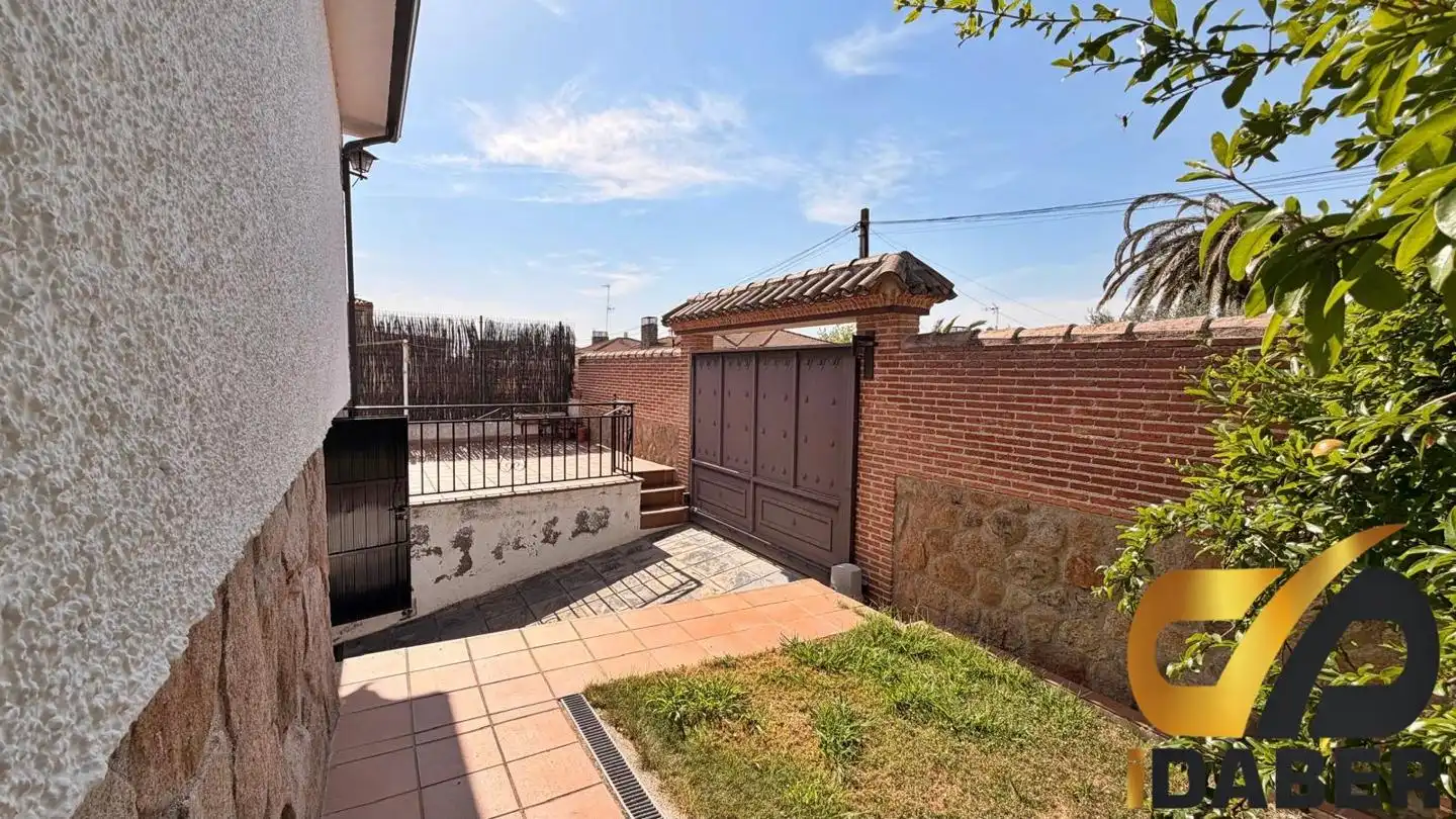 Garden of Houses for sale in Carranque  with Air Conditioner, Heating and Private garden