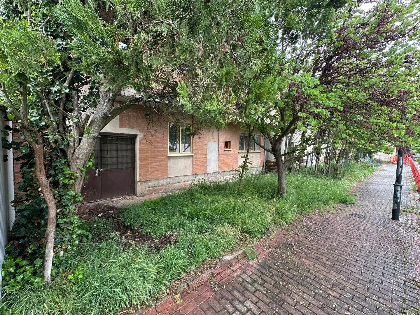 Vista exterior de Casa o xalet en venda en Burgos amb Calefacció, Terrassa i Traster