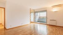 Living room of Flat for sale in Sant Cugat del Vallès  with Air Conditioner, Terrace and Swimming Pool