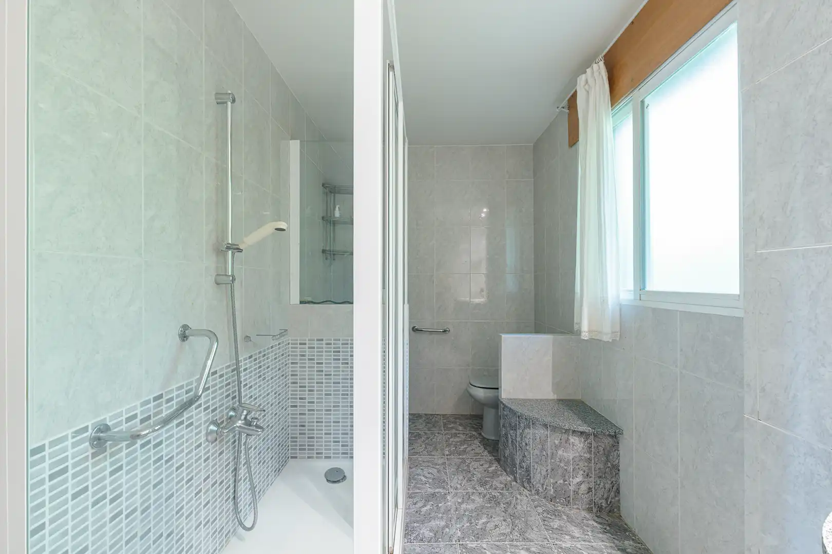 Bathroom of Houses for sale in San Lorenzo de El Escorial  with Heating, Private garden and Terrace