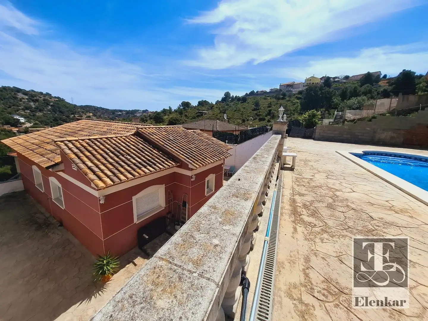 Villa mit Pool zum Verkauf in Los Jardines-Els Rosers