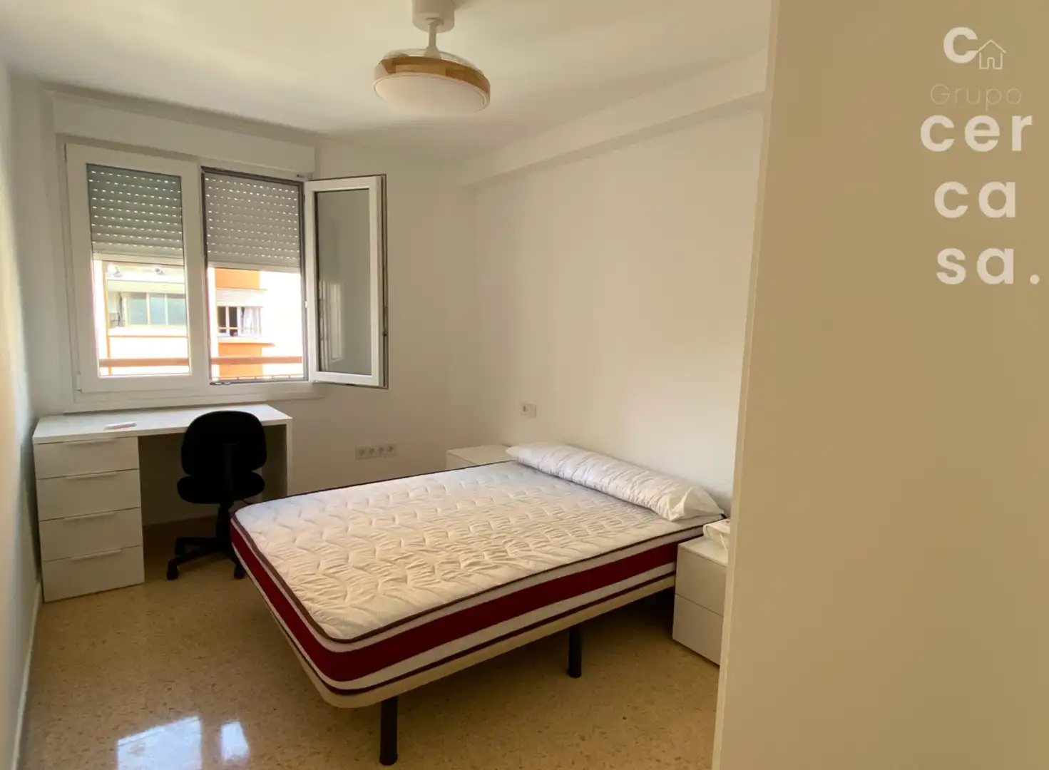 Schlafzimmer von Wohnung zur Miete in Valencia mit Möbliert, Ofen und Waschmaschine