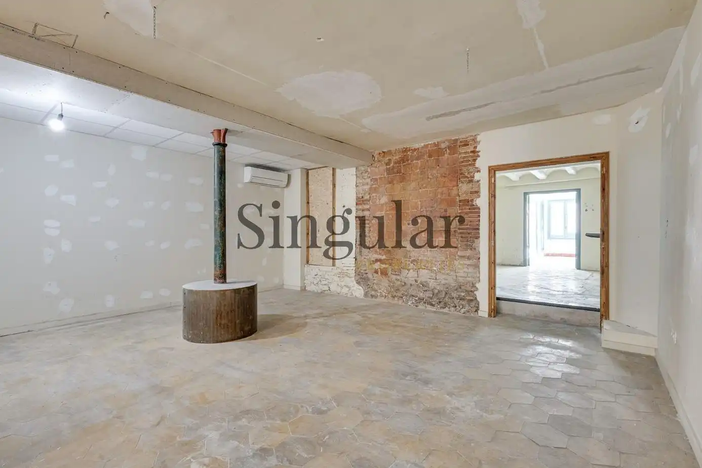 Commercial properties for rent in Carrer de la Creu Coberta, Hostafrancs