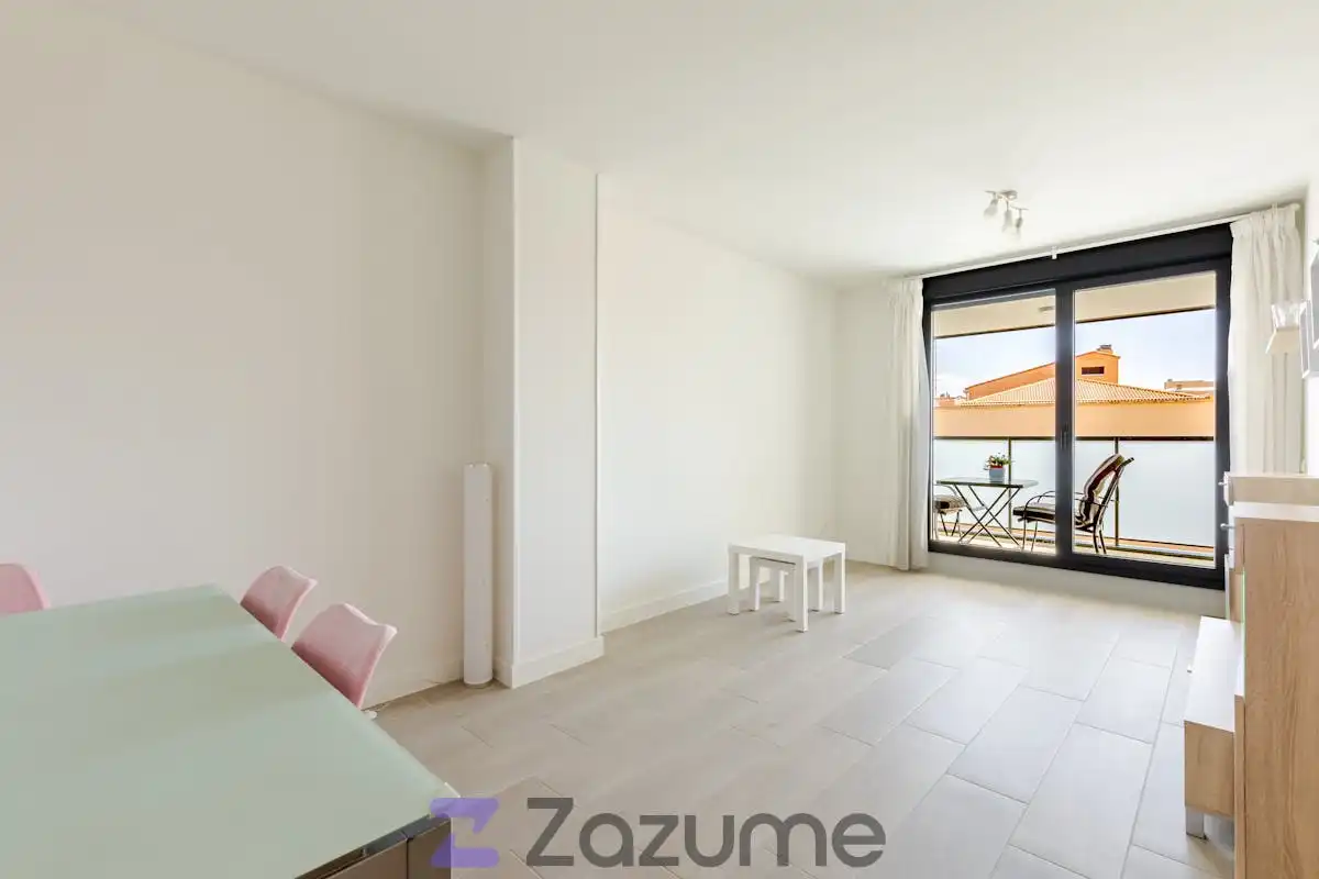 Living room of Flat for rent in Valdemoro  with Air Conditioner, Heating and Parquet flooring