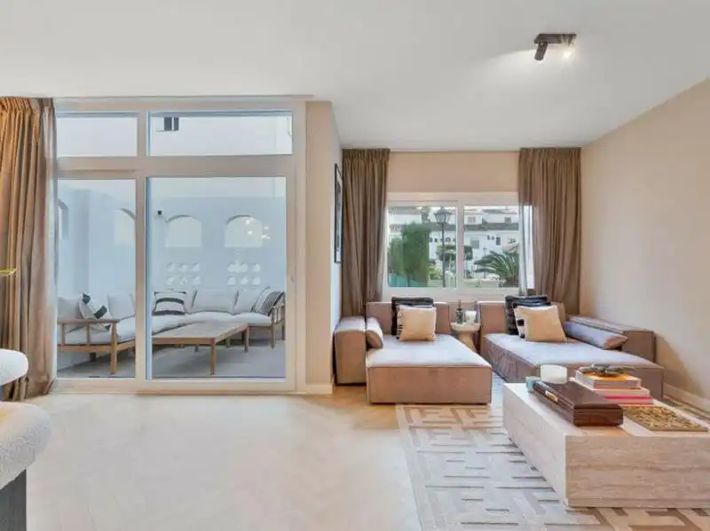 Detached homes for rent in Guadalmina Baja