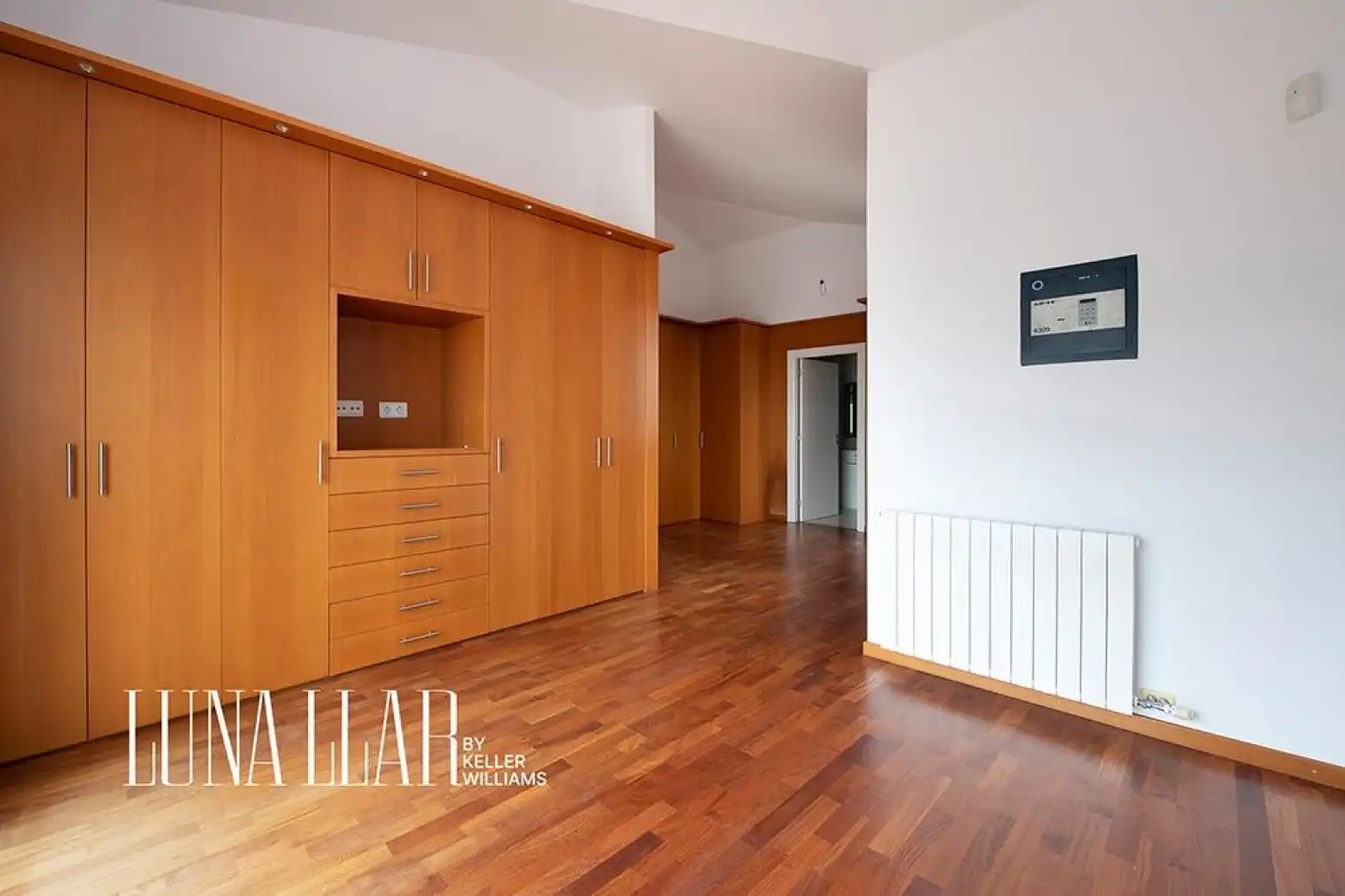 Bedroom of Houses for sale in Castelldefels  with Air Conditioner, Heating and Parquet flooring