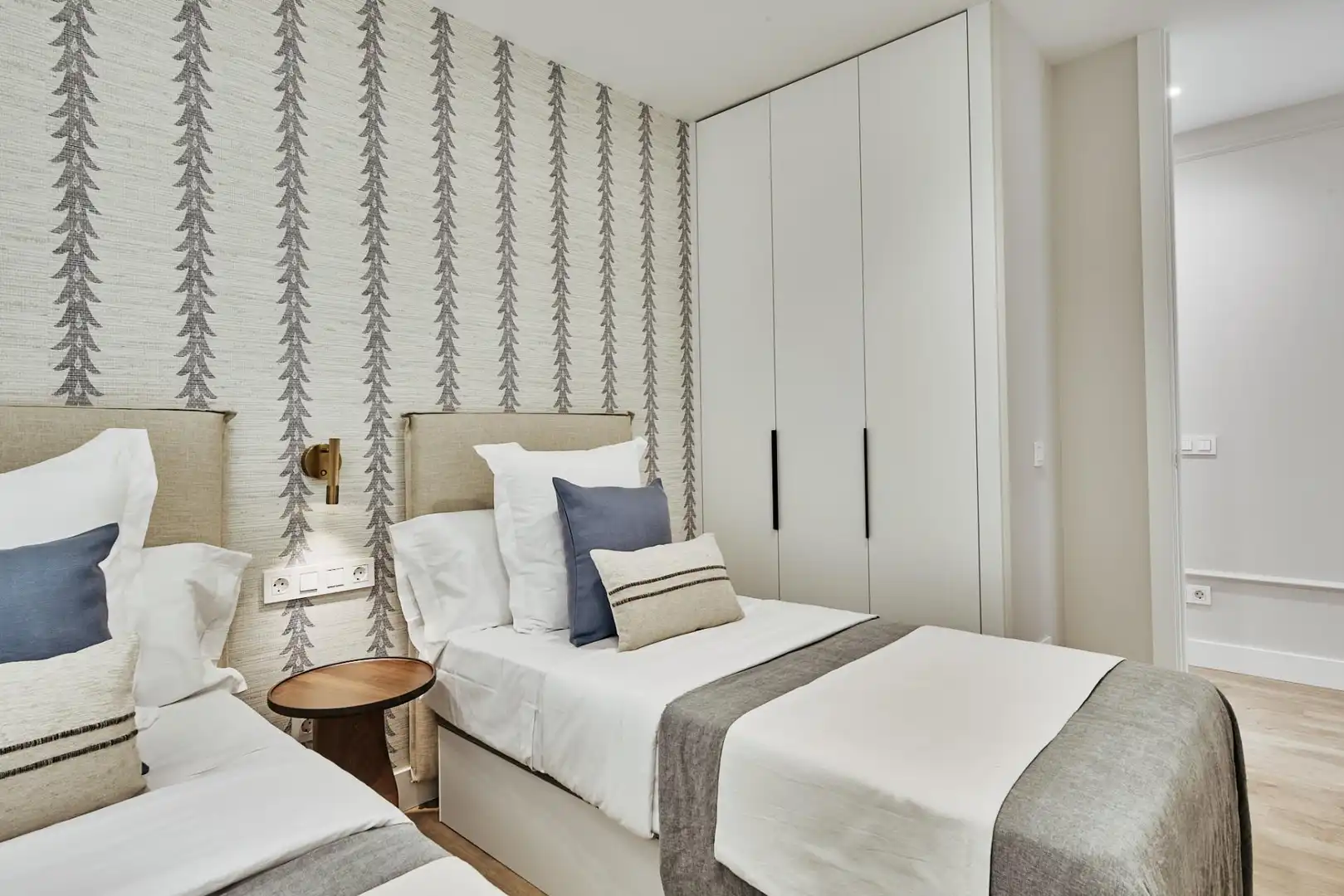 Dormitori de Apartament en venda en Madrid amb Calefacció, Terrassa i Moblat