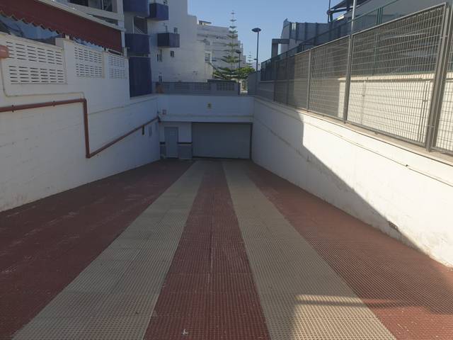 Garaje en Venta en Avenida Rosita Ferrer, 2 en El Sabinar – Urbanizaciones – Las Marinas – Playa Serena