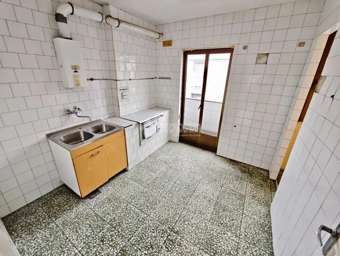 Cocina de Piso en venta en Santander con Trastero y Balcón