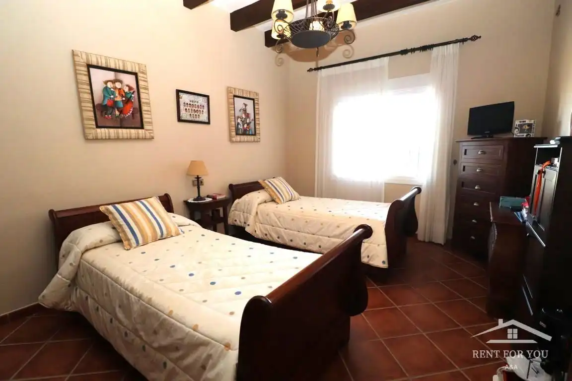 Dormitori de Casa o xalet de lloguer en Alhaurín El Grande amb Aire condicionat, Jardí privat i Terrassa