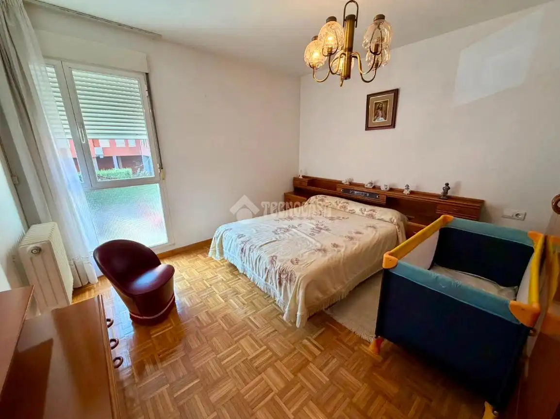 Habitación de Piso en venta en León Capital  con Calefacción, Parquet y Trastero
