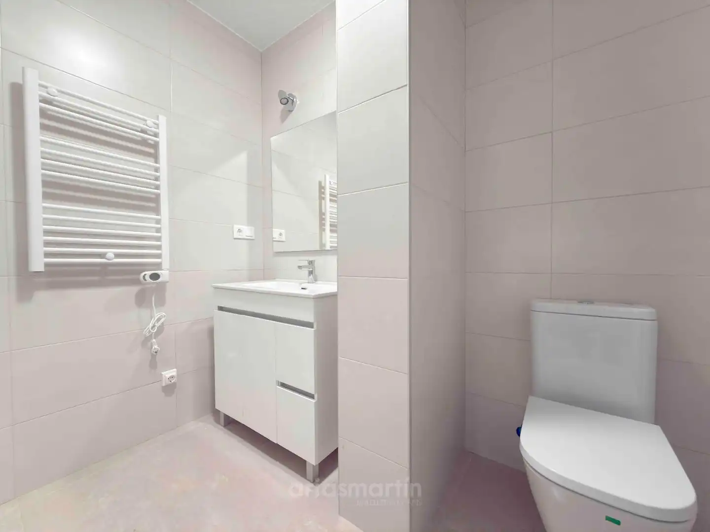 Baño de Piso de alquiler en Salamanca con Calefacción, Terraza y Amueblado